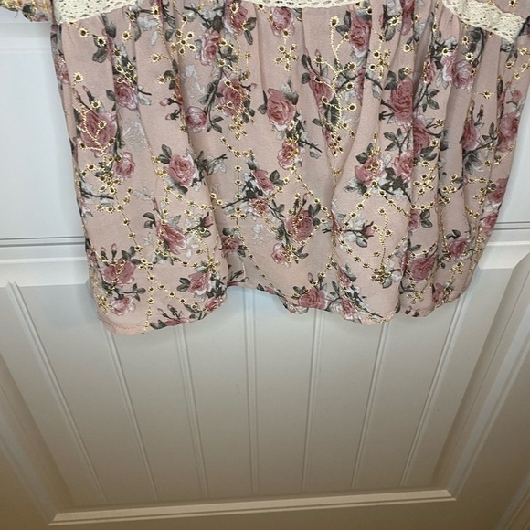 Kindred mauve with gold embellishment floral blouse - Picture 7 of 7
